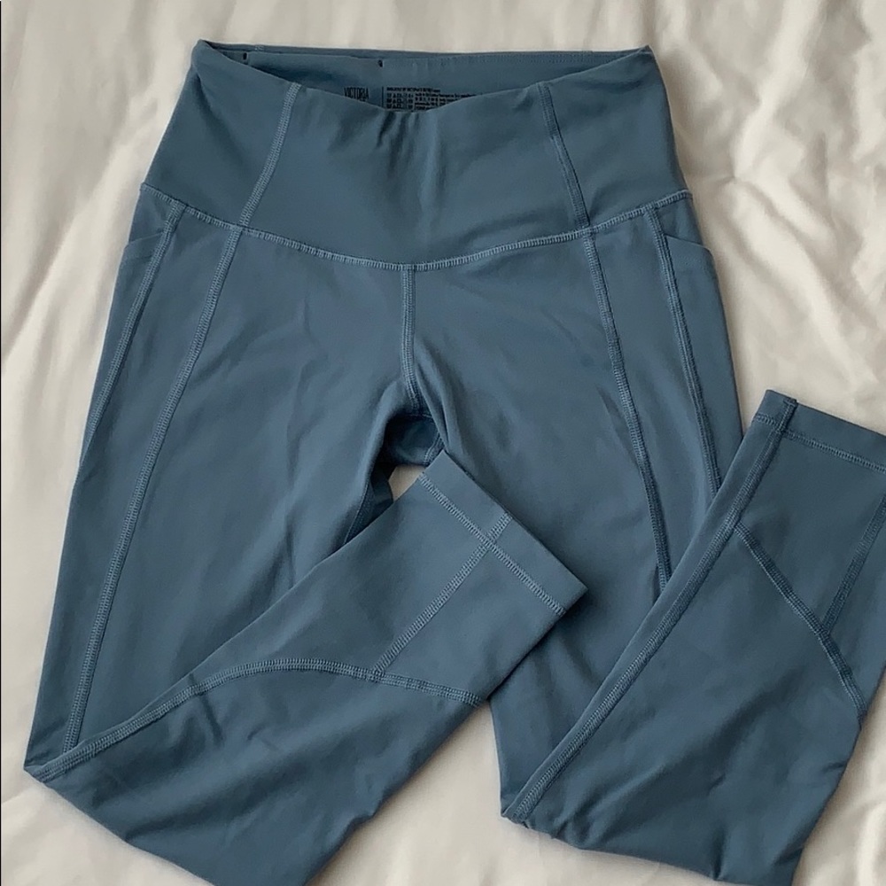 Blue Victoria sport workout leggings with pockets
